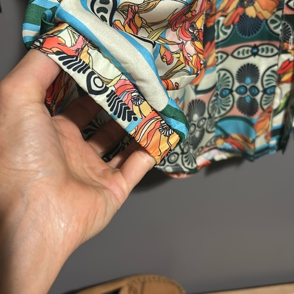 Colorful Floral Patterned Blouse - Picture 8 of 15